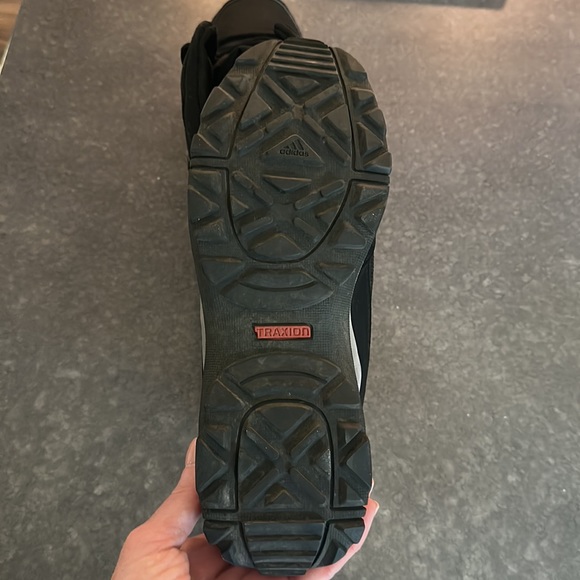 Boys Adidas Terrex Hiking Boots - Picture 5 of 8